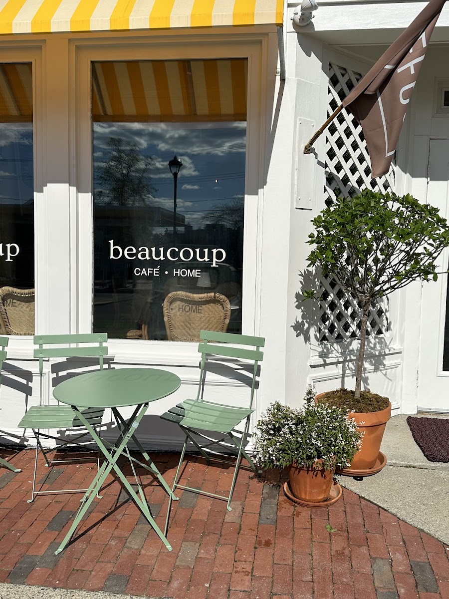 Beaucoup Café